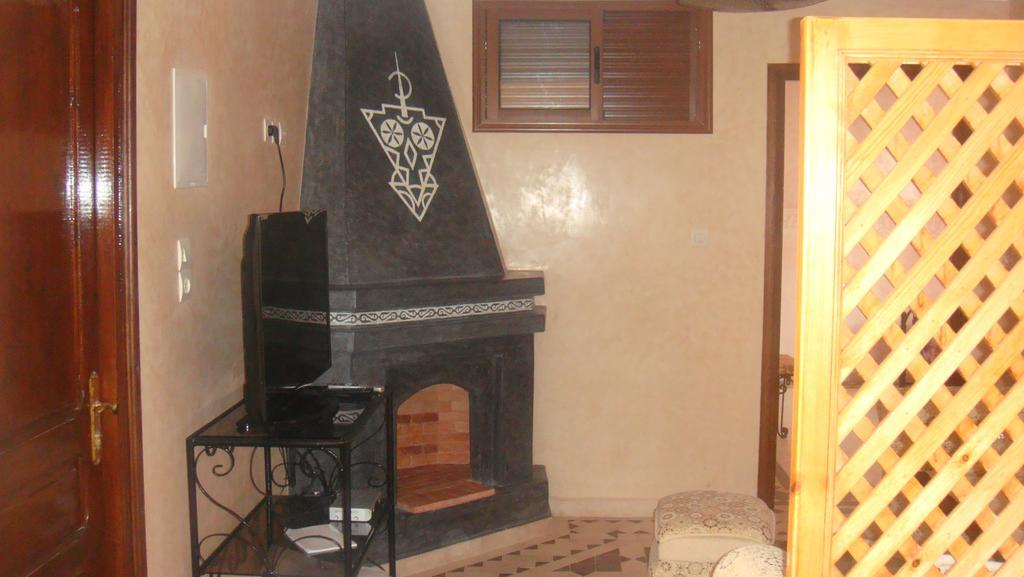 Appartement Terrasse Beau Soleil 에사우이라 외부 사진